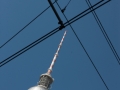 allemagne (germany), berlin,alexanderplatz, tour fernsehturm, tour de television de berlin est, cables du tram